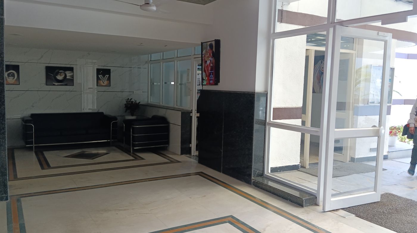 Lift Branding at Retreat Apartments, I.p Extension, New Delhi photo 2
