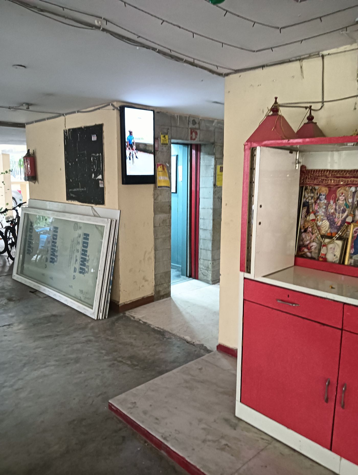 Lift Branding at Chanakya Apartments, Sector 4, New Delhi photo 4