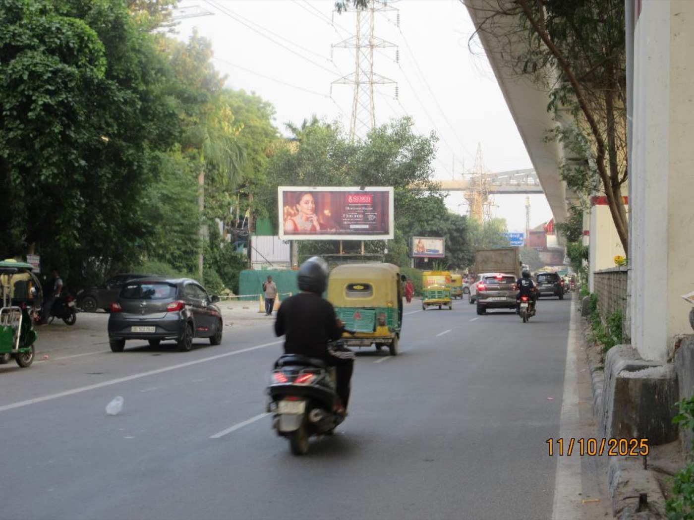 Unipole at Madhuban Chowk Crossing, New Delhi photo 1