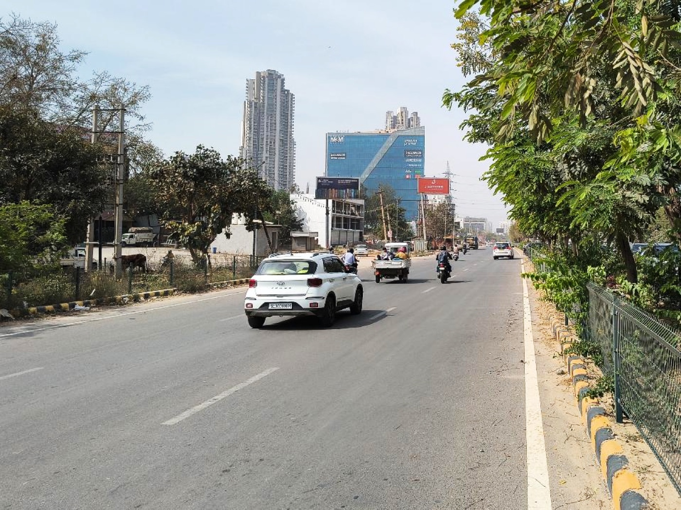 Unipole at Opposite. Worldmark, Sector -64 near Mamta Sweets Restaurant, opposite. Mr Building, Gurugram photo 1